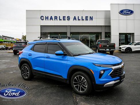 Used 2024 Chevrolet TrailBlazer LT image 1