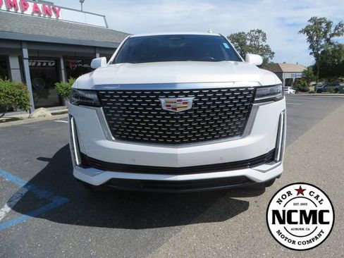 Used 2023 Cadillac Escalade Premium Luxury AWD/4WD image 8