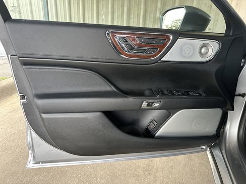 Used 2020 Lincoln Continental Reserve w/ Luxury Package image 10