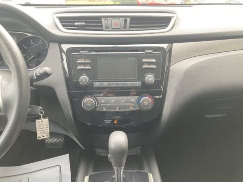 Used 2014 Nissan Rogue S FWD image 10