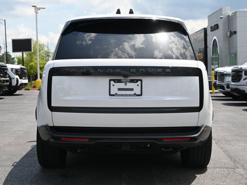 Used 2025 Land Rover Range Rover Long Wheelbase SE AWD/4WD image 11