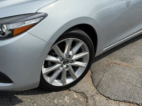 Used 2017 MAZDA MAZDA3 Touring FWD image 6