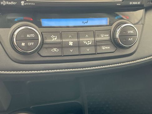 Used 2018 Toyota RAV4 XLE AWD/4WD image 18