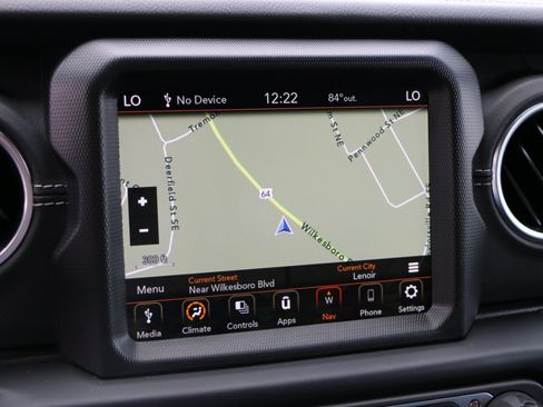 Used 2022 Jeep Wrangler Unlimited Sahara AWD/4WD image 18