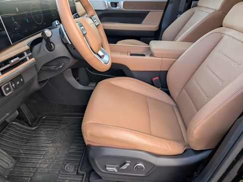 Used 2025 Hyundai Santa Fe Limited image 22