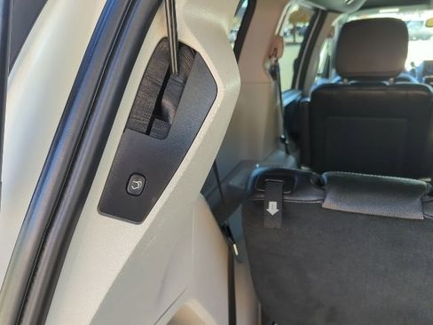 Used 2019 Dodge Grand Caravan SXT image 27