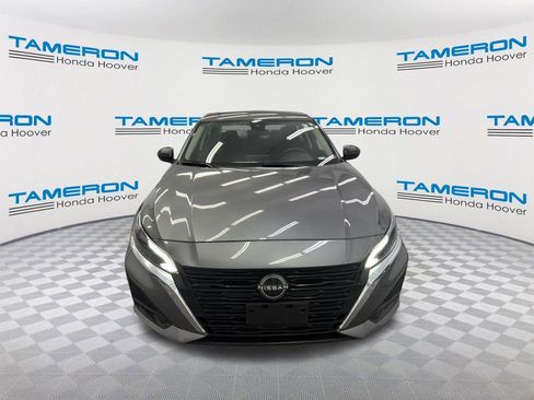 Used 2024 Nissan Altima 2.5 SV FWD image 8