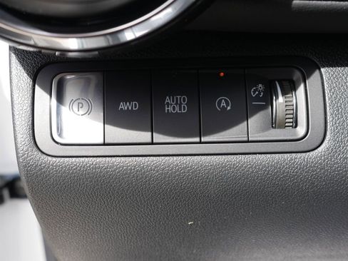 New 2026 Chevrolet Equinox LT w/ Convenience Package II AWD/4WD image 11