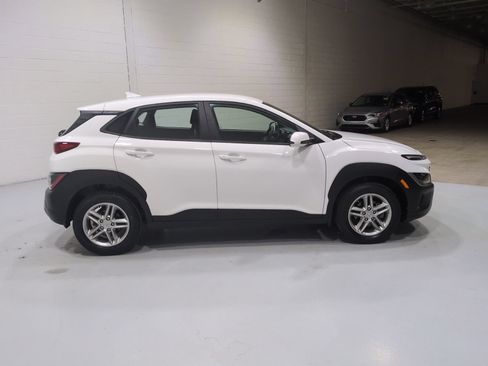 Certified 2023 Hyundai Kona SE FWD image 2