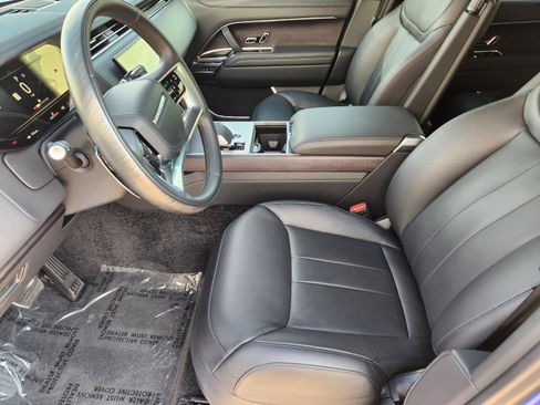 Certified 2025 Land Rover Range Rover SE AWD/4WD image 8
