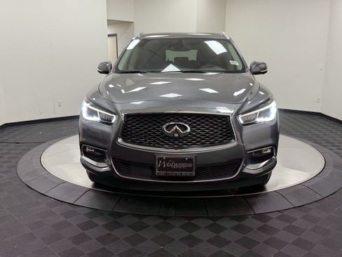 Used 2019 INFINITI QX60 Luxe w/ Essential Package FWD image 3