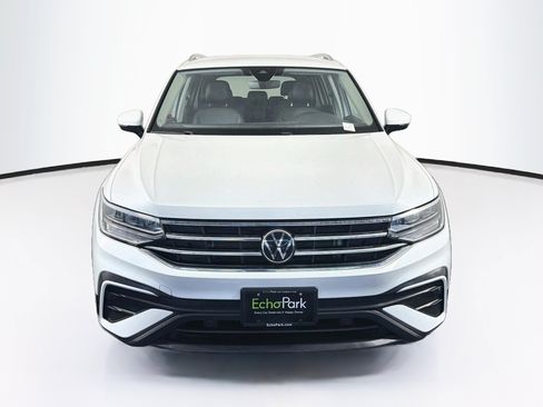 Used 2023 Volkswagen Tiguan SE FWD image 2