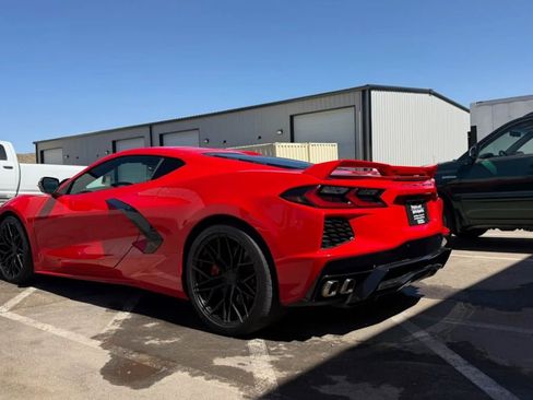 Used 2021 Chevrolet Corvette Stingray Premium Cpe w/ Z51 Performance Package RWD image 4