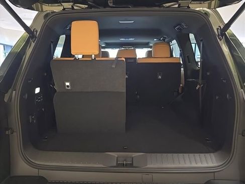 New 2026 Lexus LX 600 4WD w/ Luxury Package image 32