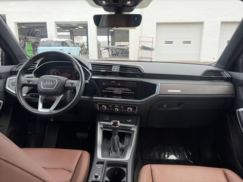 Used 2024 Audi Q3 2.0T Premium w/ Convenience Package AWD/4WD image 18