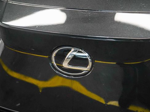 Used 2025 Lexus RZ 300e image 8