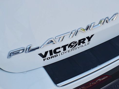 Used 2023 Ford Explorer Platinum w/ Technology Package AWD/4WD image 9
