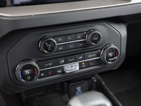Used 2025 Ford Bronco Outer Banks AWD/4WD image 13