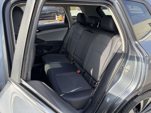 Used 2023 Volkswagen Taos SE image 19