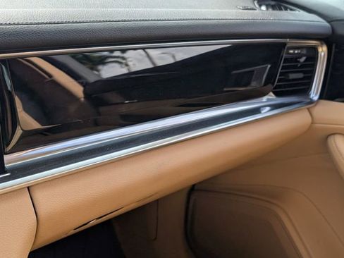 Used 2021 Porsche Panamera RWD image 23