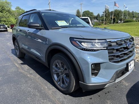 New 2026 Ford Explorer Active w/ Active Comfort Package AWD/4WD image 3