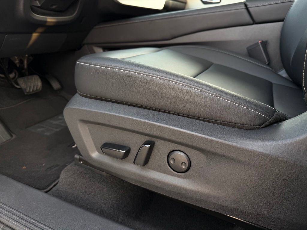 Used 2025 Nissan Murano SL AWD/4WD image 13