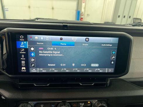 Used 2025 Jeep Wrangler Unlimited Sport AWD/4WD image 14