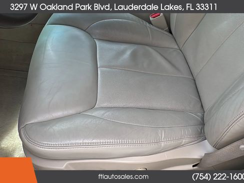 Used 2007 Cadillac DTS w/ Trunk Convenience Package image 27
