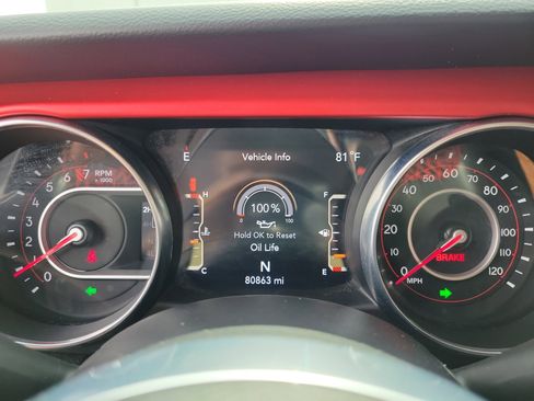 Used 2022 Jeep Wrangler Unlimited Rubicon w/ LED Lighting Group AWD/4WD image 24