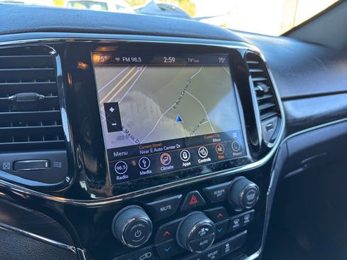 Used 2019 Jeep Grand Cherokee Limited image 28