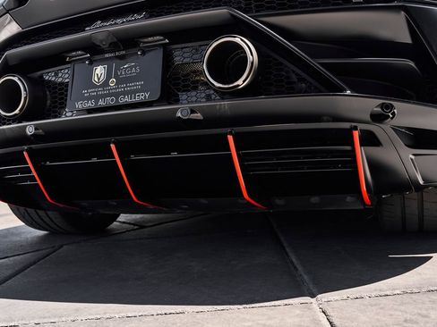 Used 2024 Lamborghini Huracan EVO AWD/4WD image 18