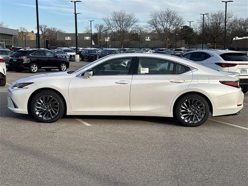 New 2025 Lexus ES 350 Ultra Luxury image 8