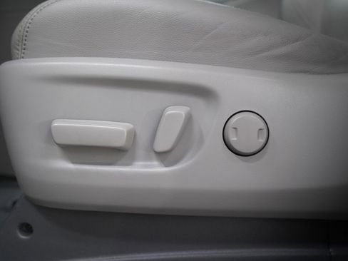 Used 2020 Toyota Sienna XLE image 24