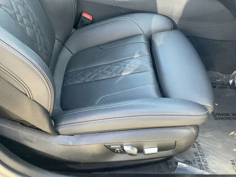 Used 2022 BMW 530e w/ M Sport Package image 26