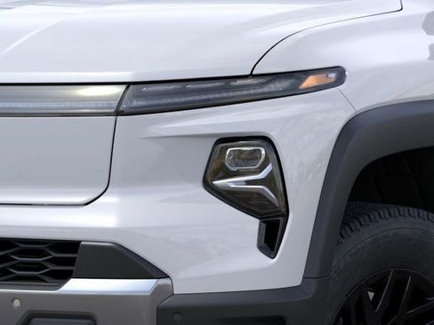New 2025 Chevrolet Silverado EV LT image 10
