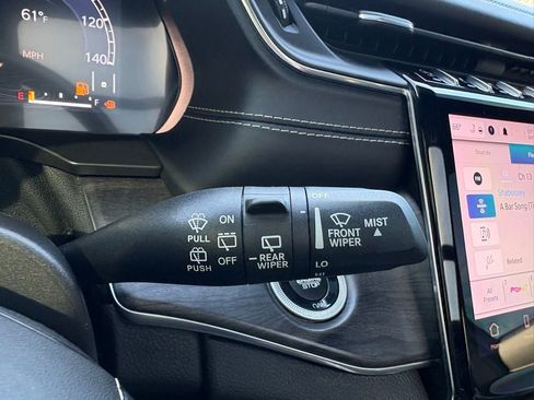 Used 2021 Jeep Grand Cherokee L Overland image 22