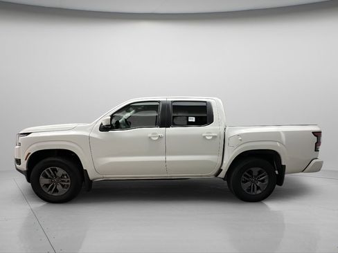Used 2025 Nissan Frontier SV w/ SV Convenience Package AWD/4WD image 3