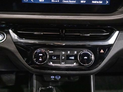 Used 2025 Buick Envista Sport Touring w/ Convenience I Package FWD image 20