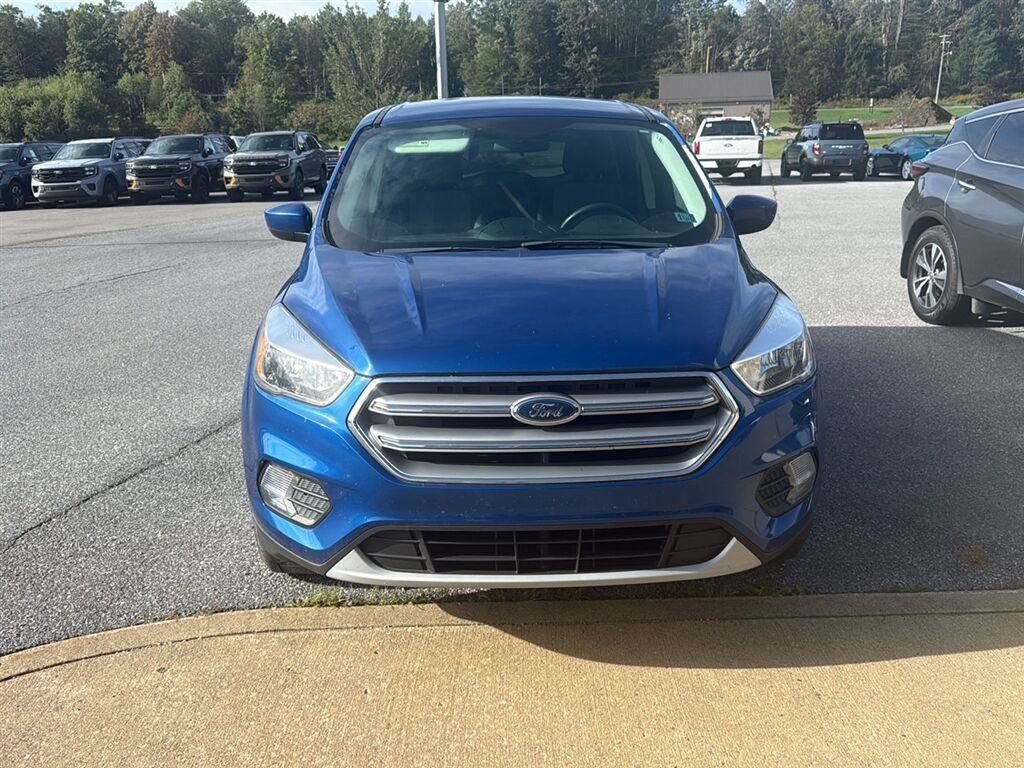 Used 2017 Ford Escape SE AWD/4WD image 2