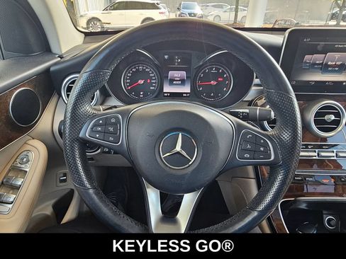 Used 2018 Mercedes-Benz GLC 300 4MATIC image 24