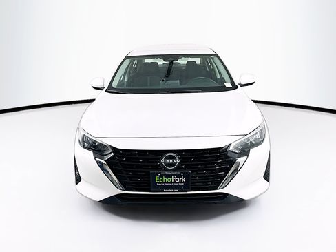 Used 2024 Nissan Sentra SV FWD image 2