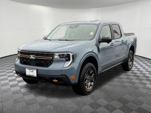 Used 2025 Ford Maverick Tremor image 3