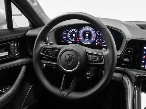 Certified 2025 Porsche Panamera Turbo image 41