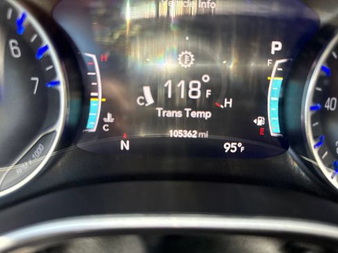 Used 2022 Chrysler Pacifica Touring-L AWD/4WD image 16