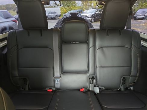 Used 2025 Jeep Wrangler Unlimited Rubicon 392 image 24