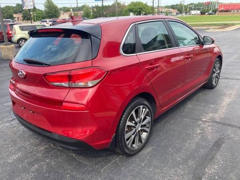 Used 2020 Hyundai Elantra GT FWD image 3