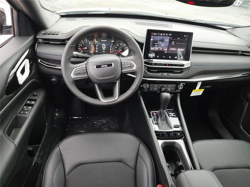 New 2026 Jeep Compass Latitude image 20