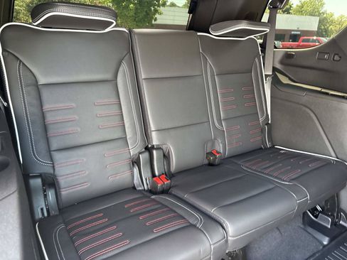 Used 2026 GMC Yukon AT4 Ultimate w/ LPO, Floor Liner Package AWD/4WD image 33