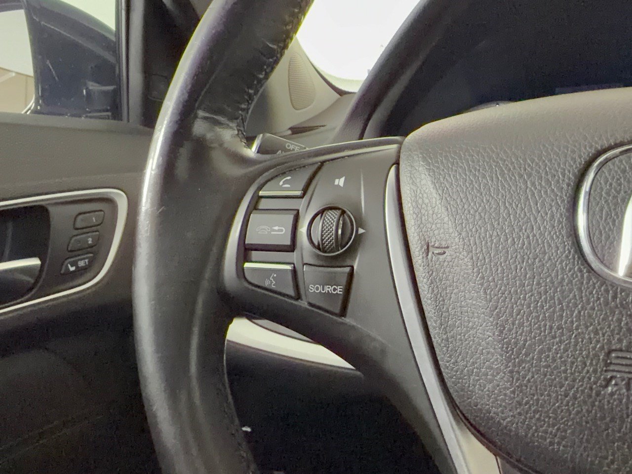 Used 2018 Acura TLX w/ Technology Package FWD image 18