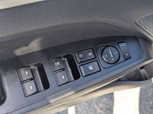 Used 2020 Hyundai Elantra SEL w/ Cargo Package (C1) image 16